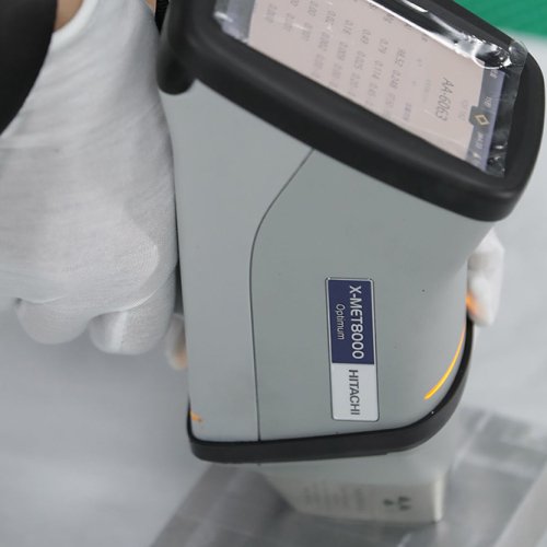 Hitachi X-MET8000 Optimum Handheld XRF Analyzer (New) - Sale!